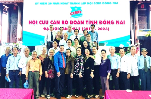 Đoàn TNCS Hồ Chí Minh tỉnh Đồng Nai tham dự và tặng hoa chúc mừng Đại hội